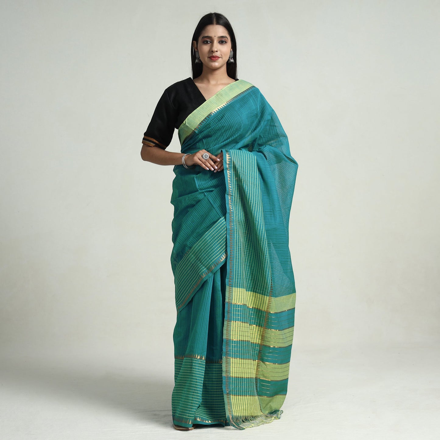  Mangalagiri Missing Checks Cotton Handloom Saree Online at iTokri.com