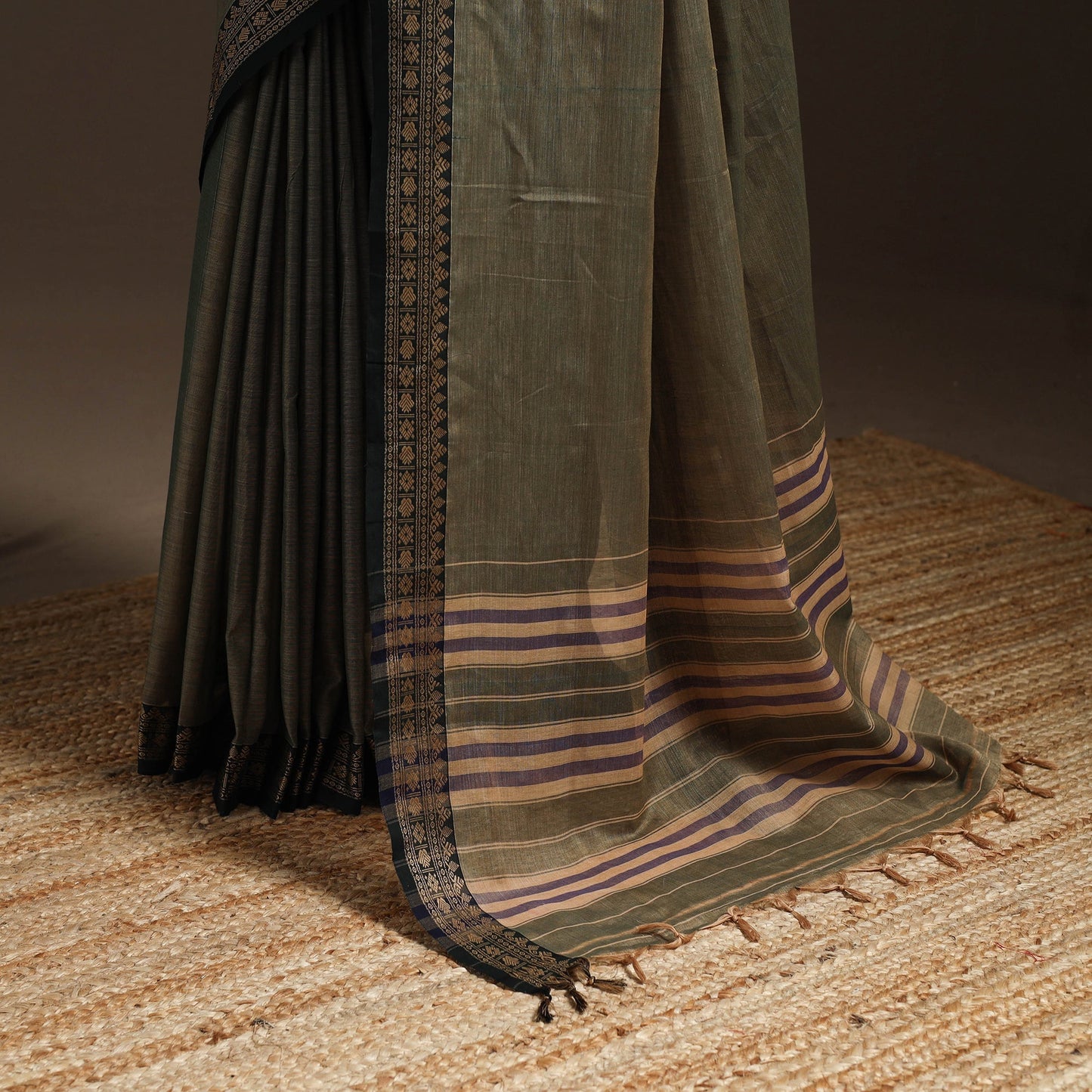 Mercerised cotton dharwad saree with thread border 10