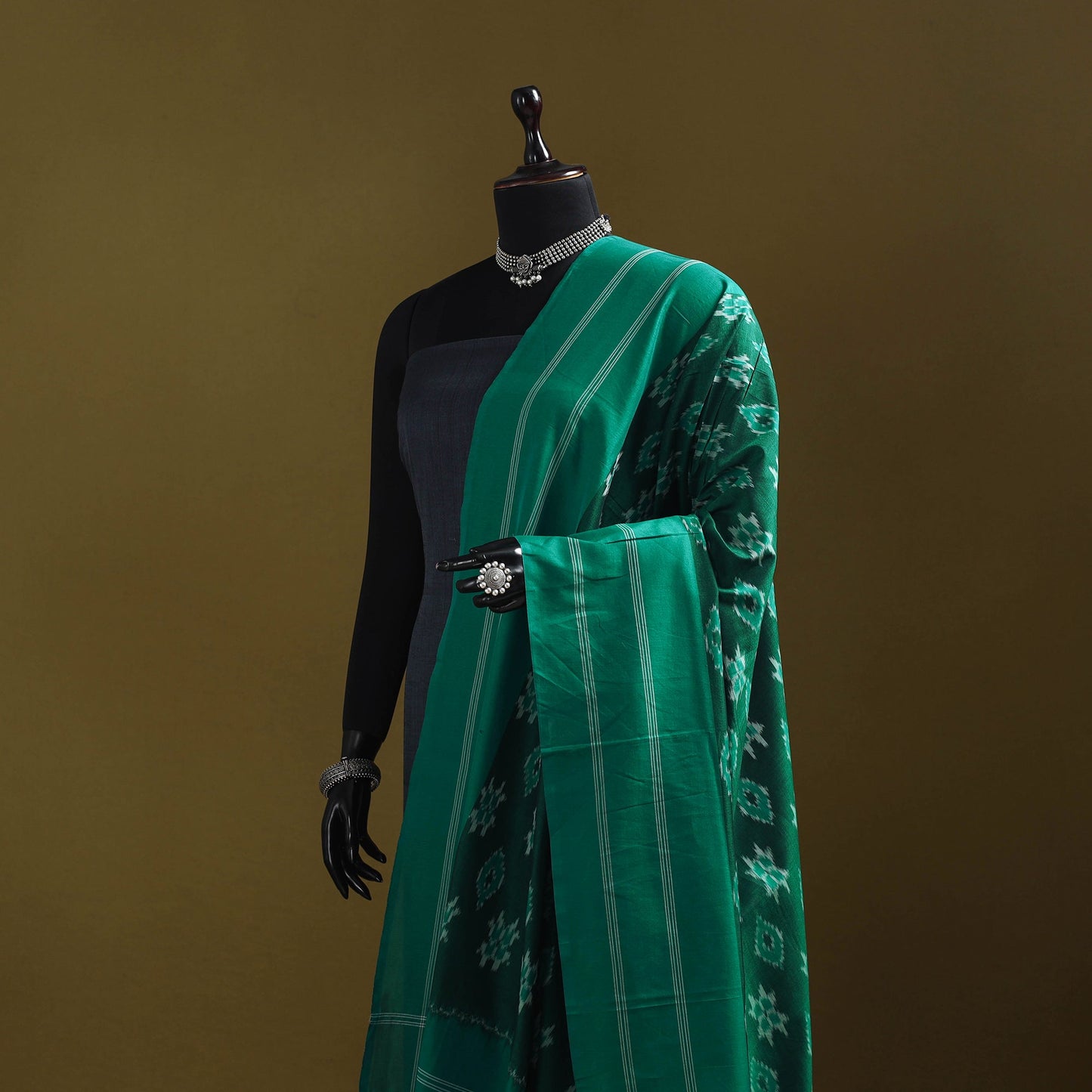 Green - mercerised cotton pochampally ikat dupatta 04