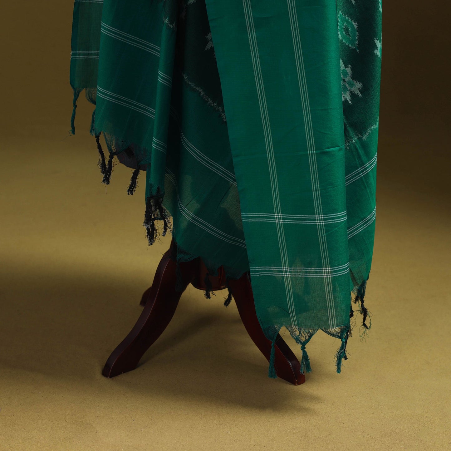 Green - mercerised cotton pochampally ikat dupatta 04