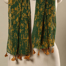 Buy Green Mul Cotton Hand Batik Print Stole with Tassels