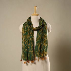 Buy Green Mul Cotton Hand Batik Print Stole with Tassels
