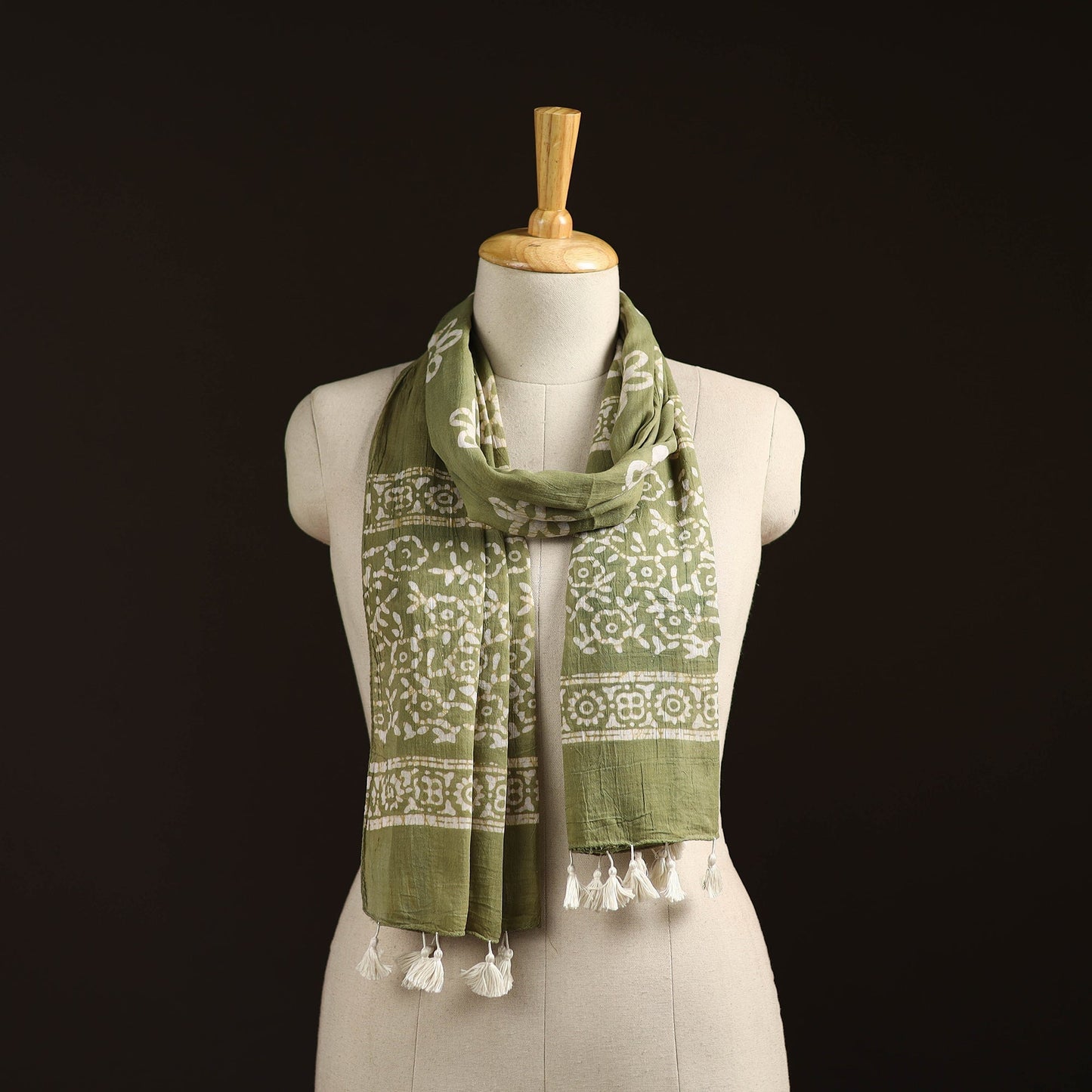 Mul cotton kutch hand batik stole with tassels 08