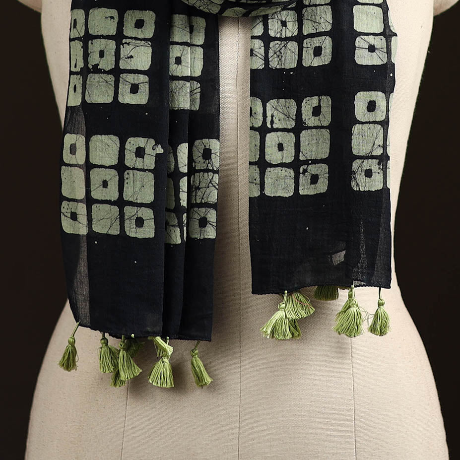 Mul cotton kutch hand batik stole with tassels 11