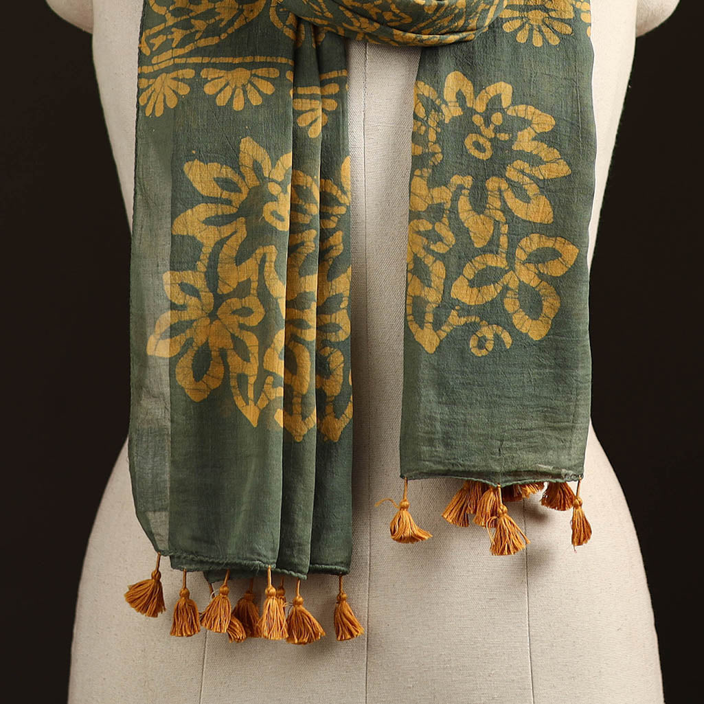 Mul cotton kutch hand batik stole with tassels 18