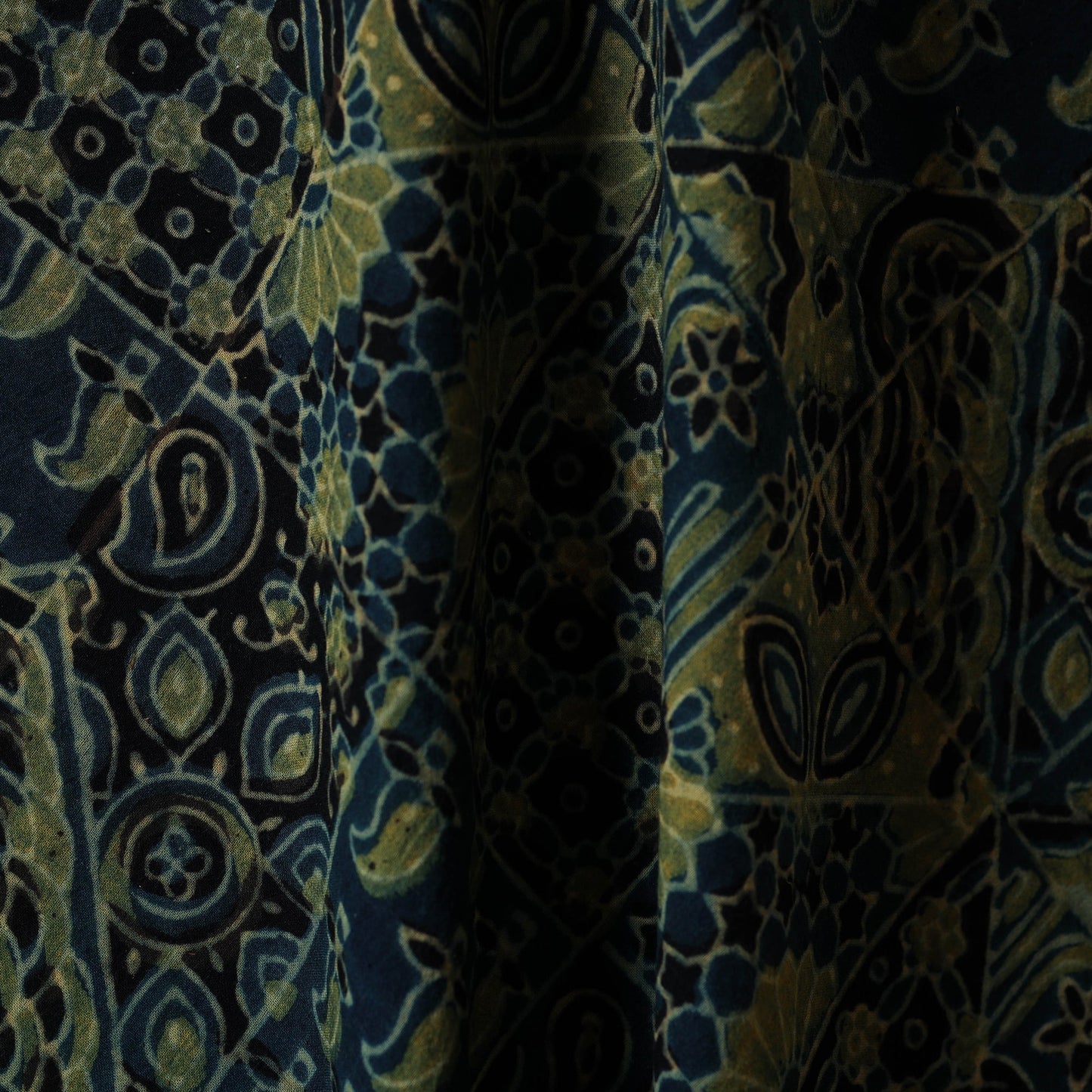 Green - natural dyed hand cotton fabric 05 - handcrafted