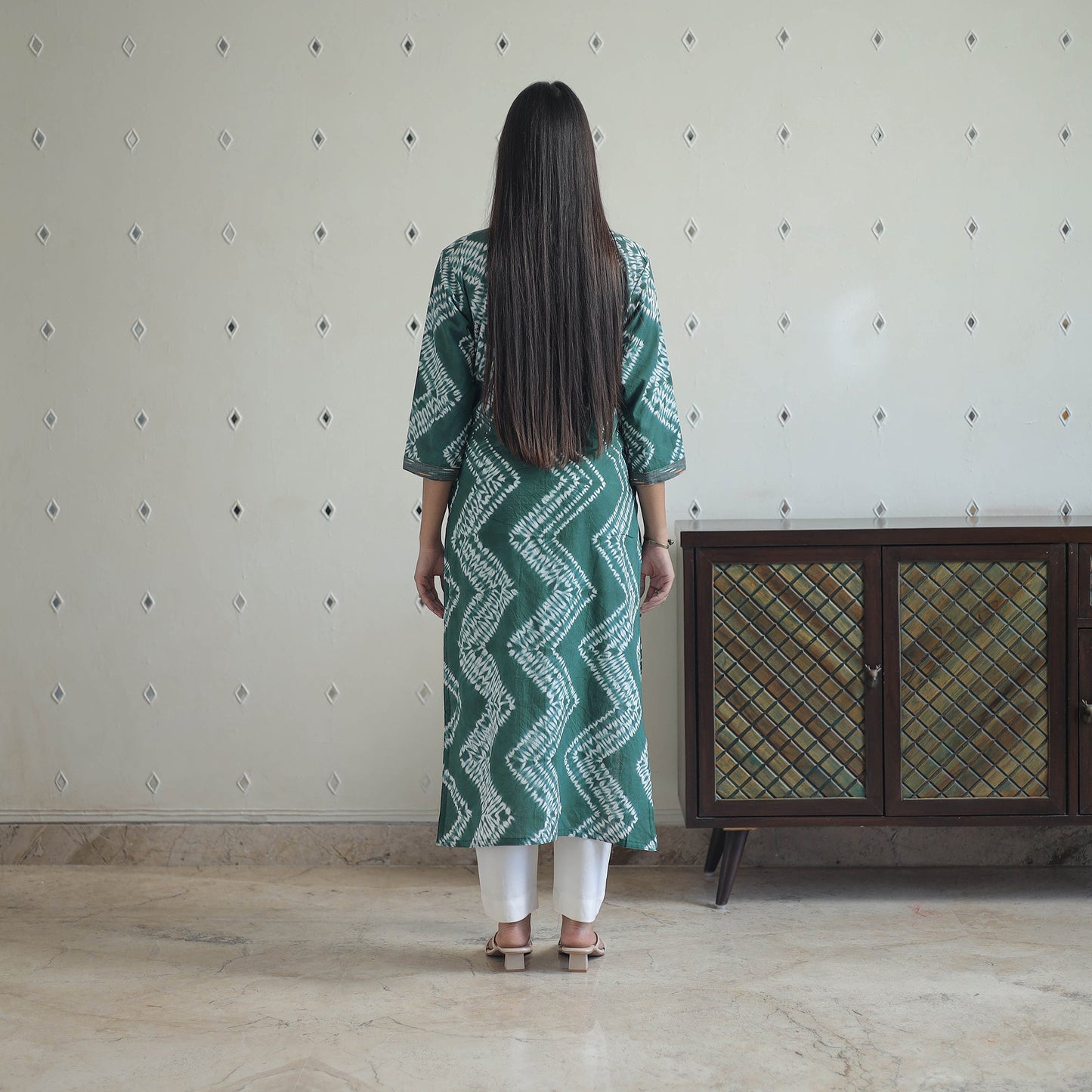 Green Patchwork Tie & Dye Cotton Straight Shibori Kurta for Women
