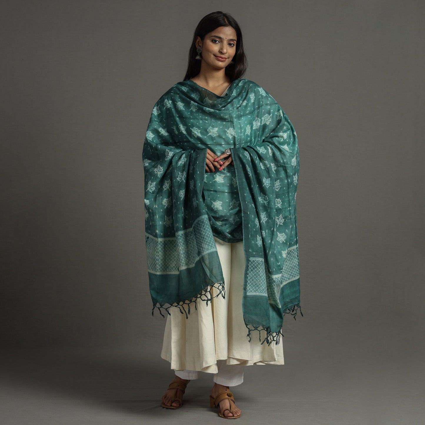 Buy Shibori Tie-Dye Cotton Dupatta with Tassels 80 Online at iTokri.com
