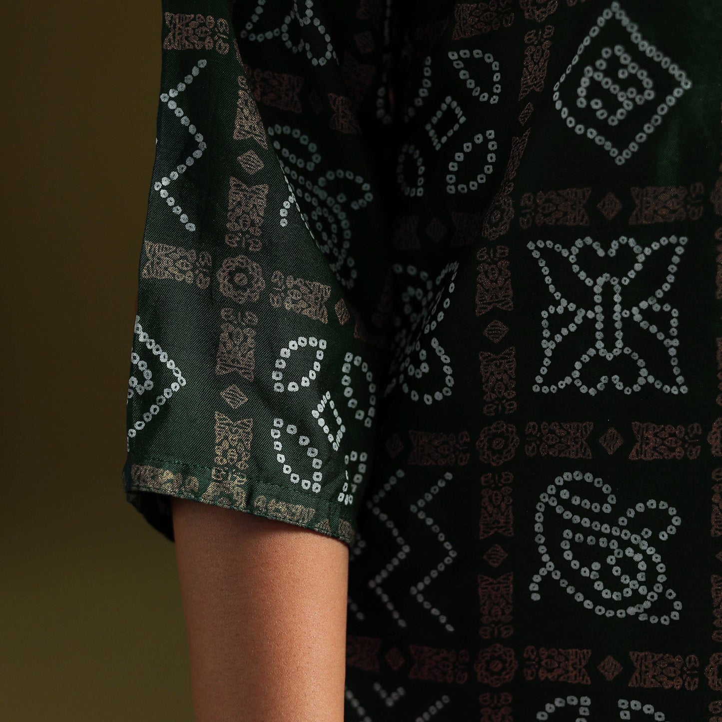 Green - silk bandhani kurta set with lagdi patta (set of 2)