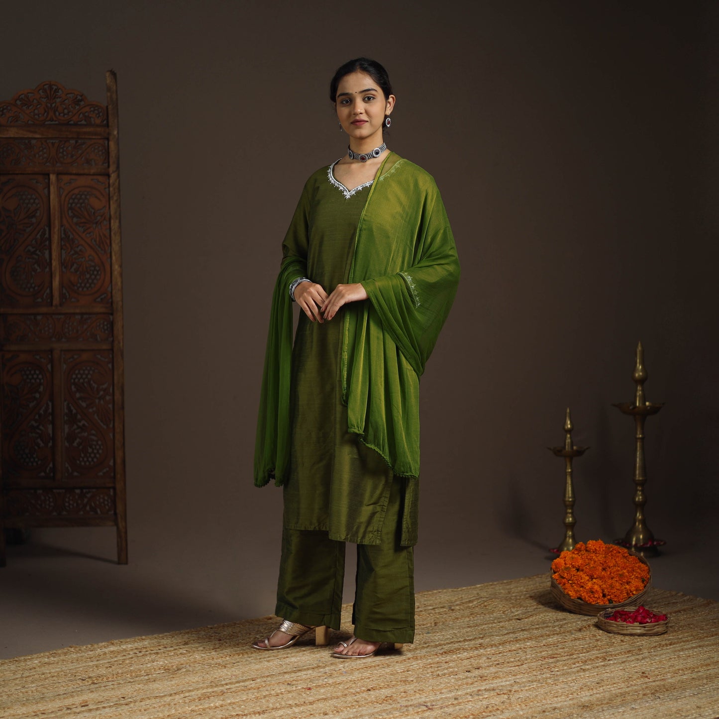 Green - slub silk embroidered plain kurta set (set of 3) 15