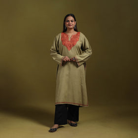 Sozni hand embroidered kashmiri merino wool pheran 56