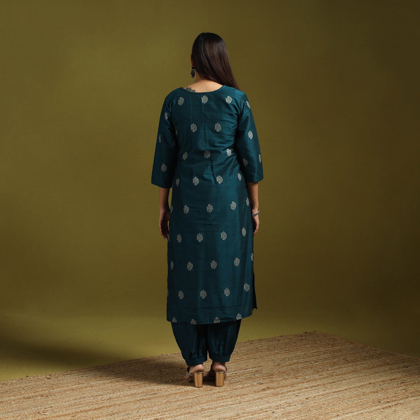 Spun dupion viscose silk thread buti 2pc kurta set