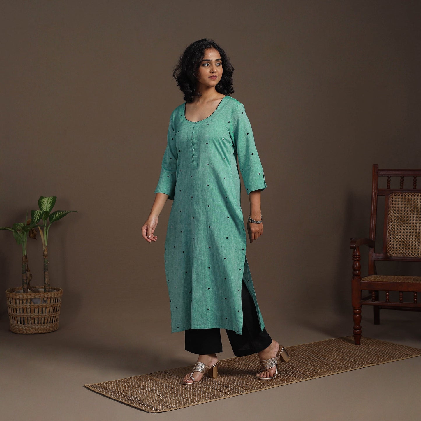 Green Thread Buti Work Cotton Plain Kurta Set (Set of 2)