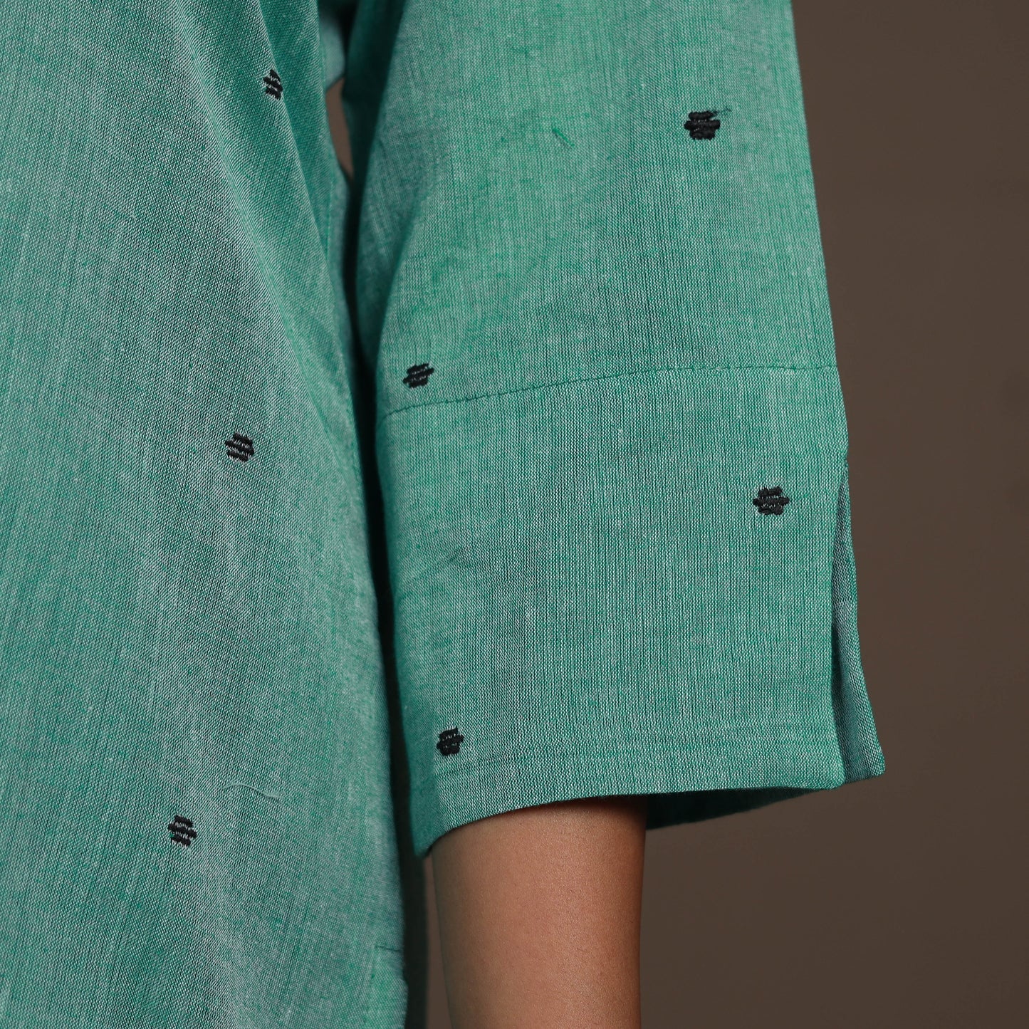 Green Thread Buti Work Cotton Plain Kurta Set (Set of 2)