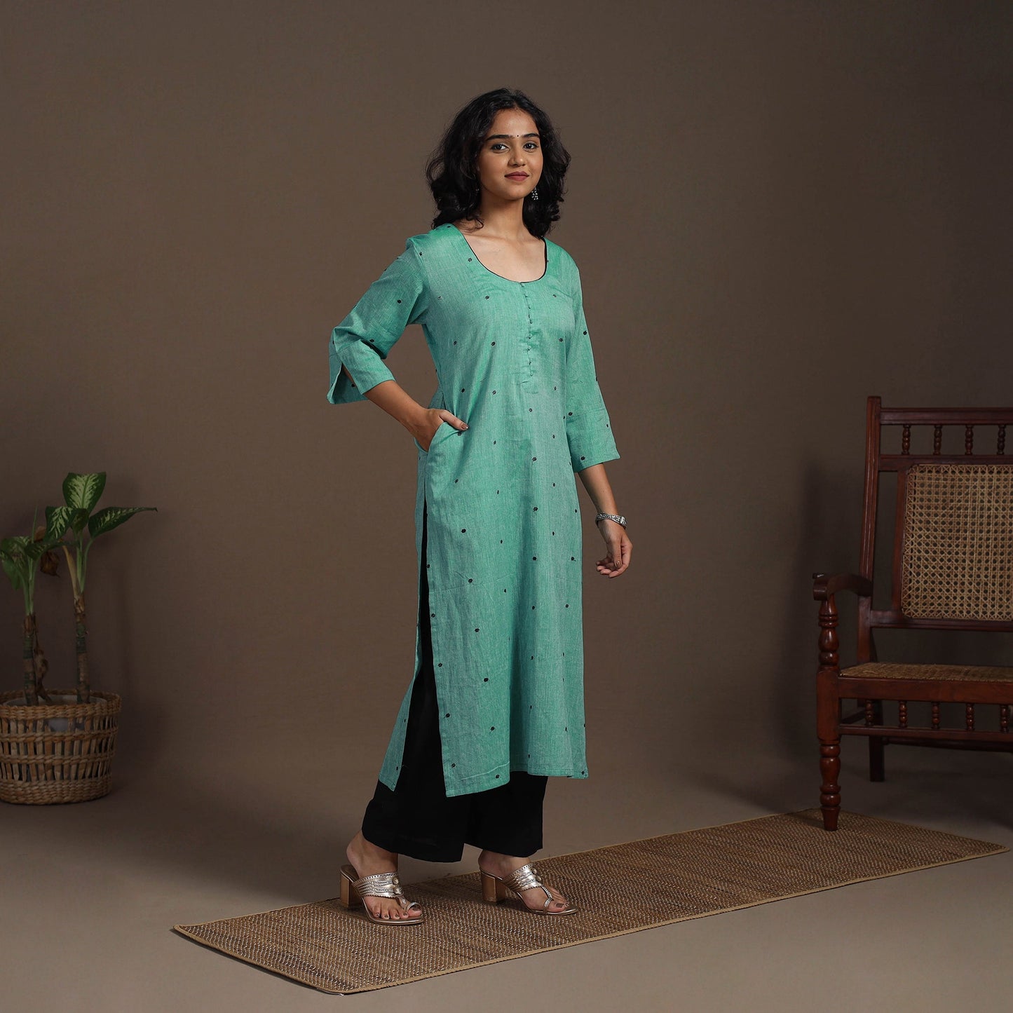 Green Thread Buti Work Cotton Plain Kurta Set (Set of 2)