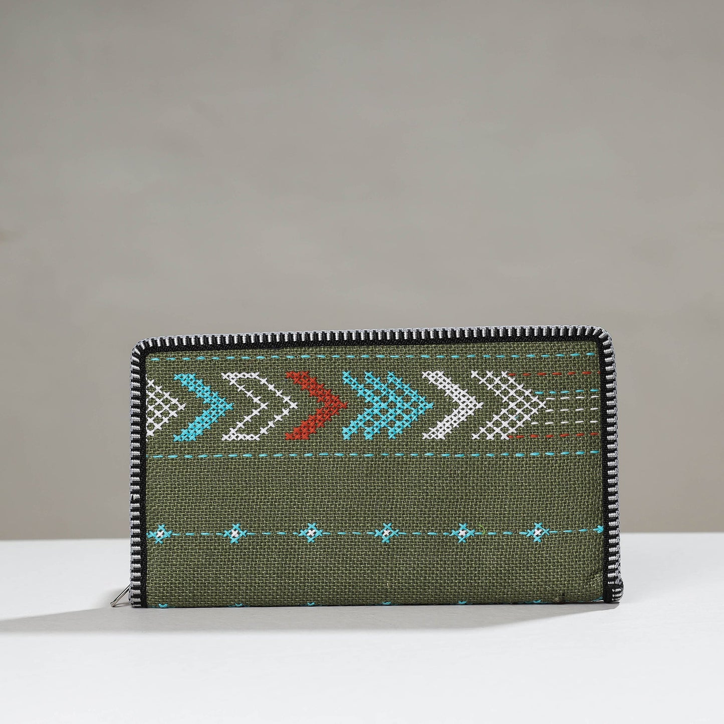  Tribal Hand Embroidered Jute Passport Cover Online at iTokri.com 