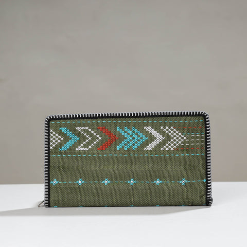  Tribal Hand Embroidered Jute Passport Cover Online at iTokri.com 