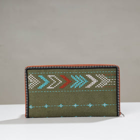  Tribal Hand Embroidered Jute Passport Cover Online at iTokri.com 