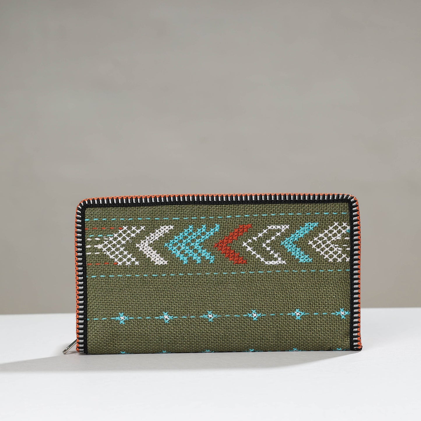  Tribal Hand Embroidered Jute Passport Cover Online at iTokri.com 