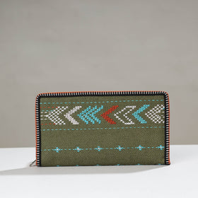  Tribal Hand Embroidered Jute Passport Cover Online at iTokri.com 