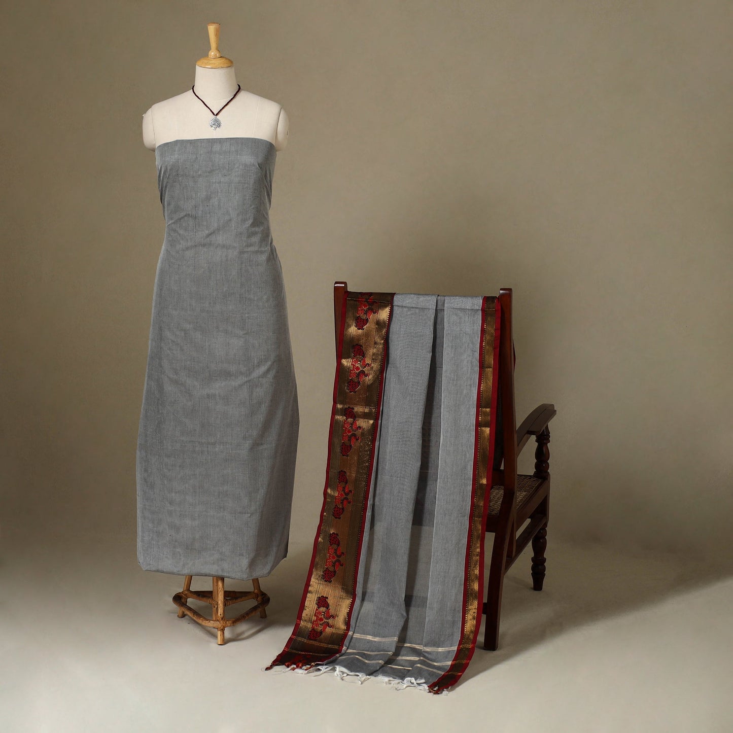Grey 2pc Kandangi Chettinad Dress Material with Jewellery Set