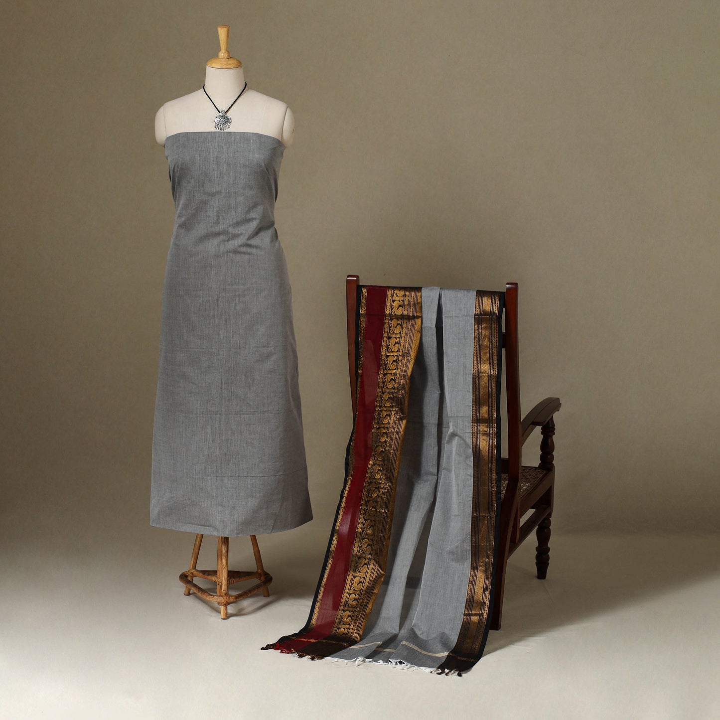 Grey 2pc Kandangi Chettinad Dress Material with Jewellery Set