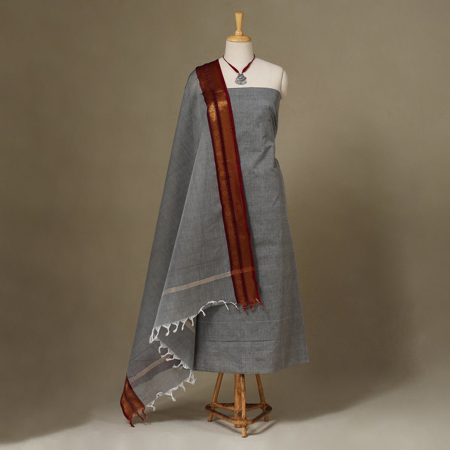 Grey 2pc Kandangi Chettinad Dress Material with Jewellery Set