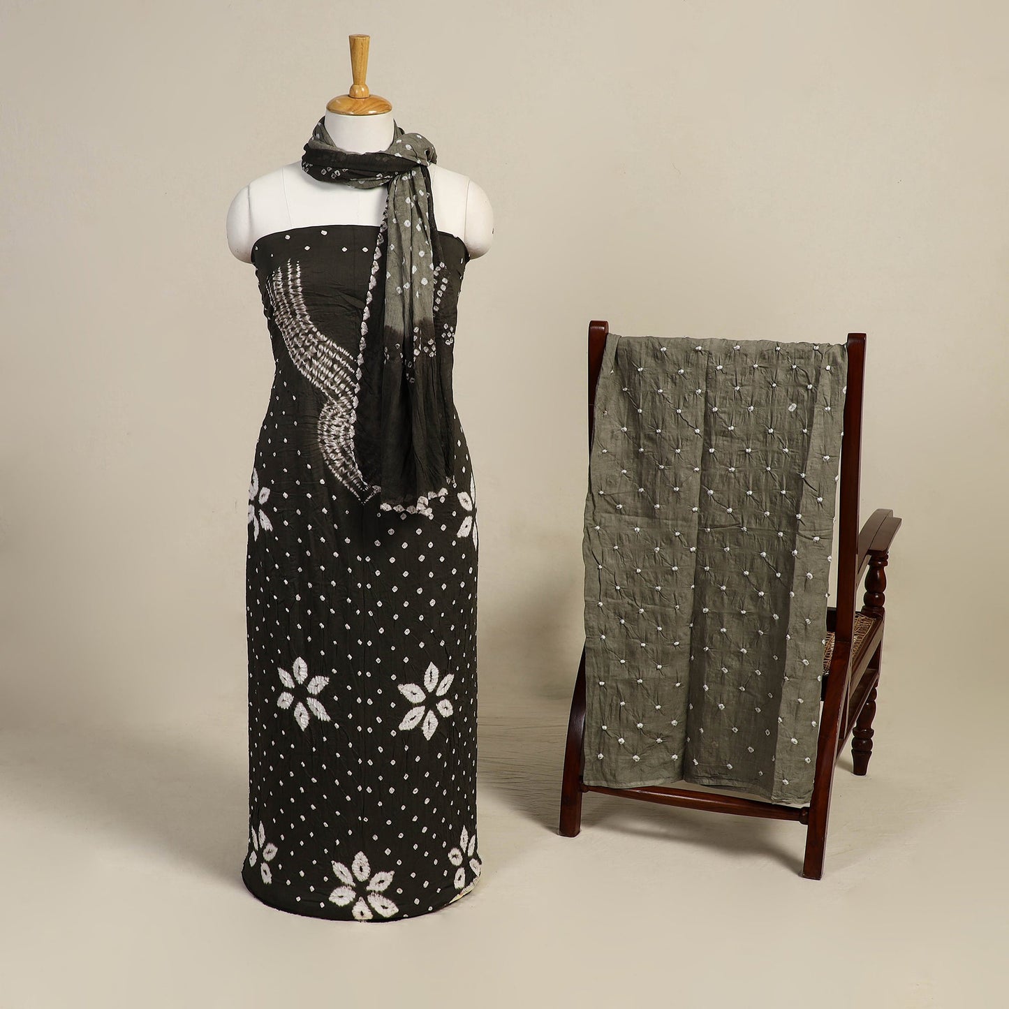 Grey 3pc Kutch Tie-Dye Satin Cotton Bandhani Dress Material