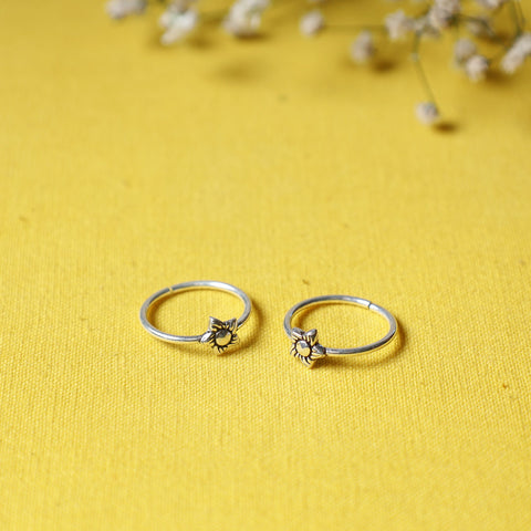 Buy Antique Padma Sterling Silver Toe Rings Online l iTokri.com