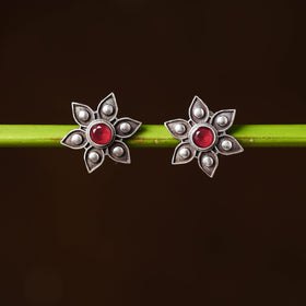  Antique Silver Finish Oxidised Brass Base Stone Work Stud Earrings Online l iTokri.com