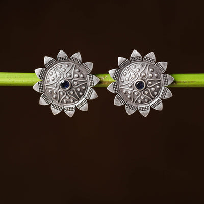  Antique Silver Finish Oxidised Brass Base Stone Work Stud Earrings Online l iTokri.com