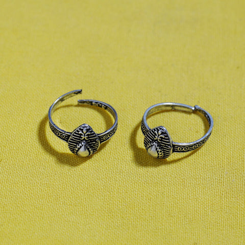  Antique Silver Finish Oxidised Brass Base Toe Ring 