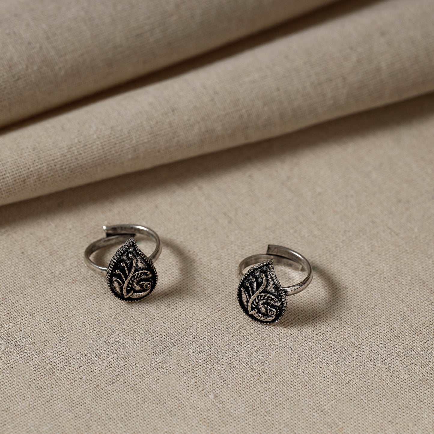  Antique Silver Finish Oxidised Brass Base Toe Ring 