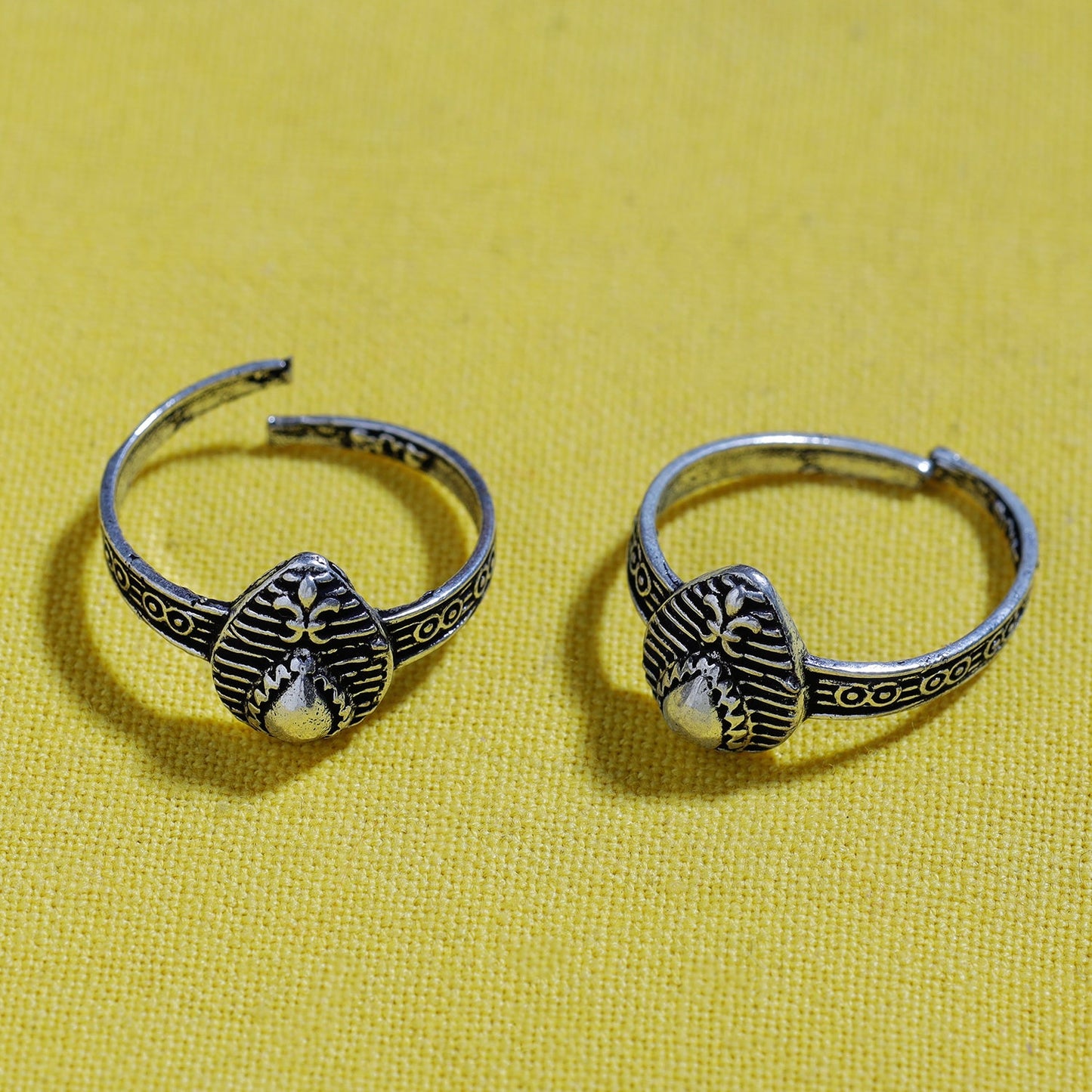  Antique Silver Finish Oxidised Brass Base Toe Ring 