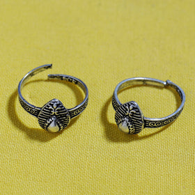  Antique Silver Finish Oxidised Brass Base Toe Ring 