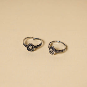  Antique Silver Finish Oxidised Brass Base Toe Ring 