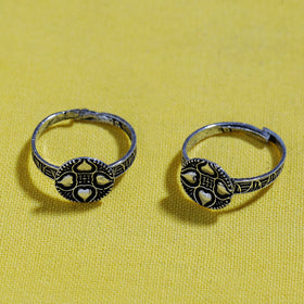  Antique Silver Finish Oxidised Brass Base Toe Ring 