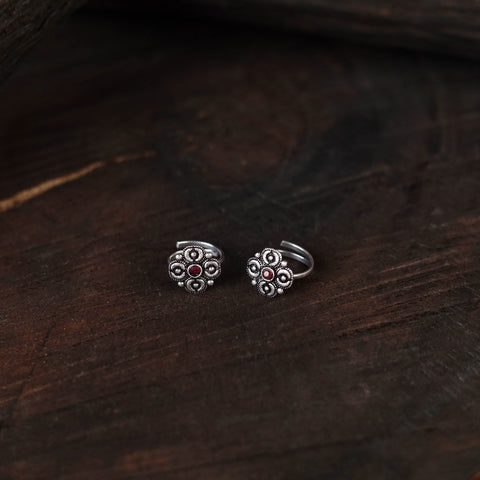 White - antique silver finish oxidised toe rings