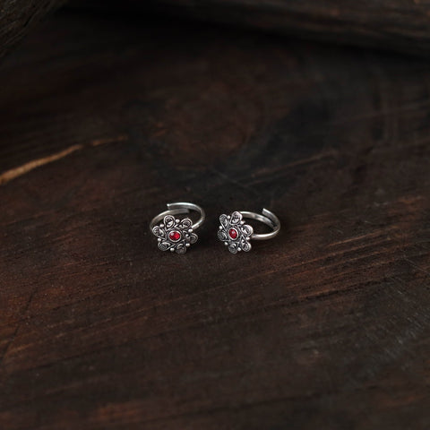 White - antique silver finish oxidised toe rings