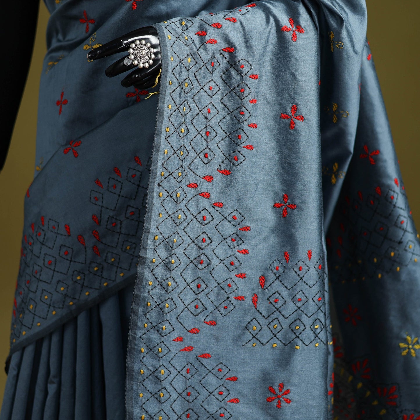 Bengal hand embroidered silk nakshi kantha saree 17