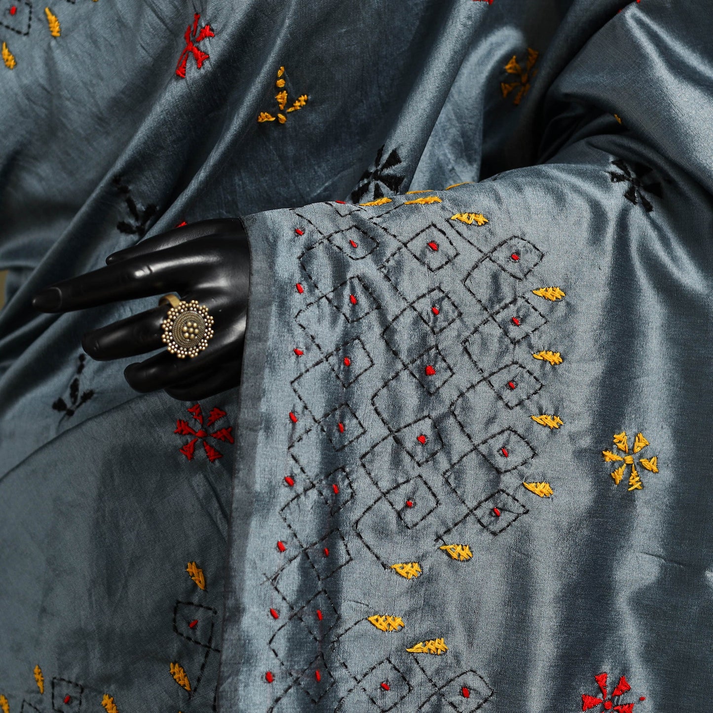 Grey - bengal hand embroidery silk nakshi kantha saree 34