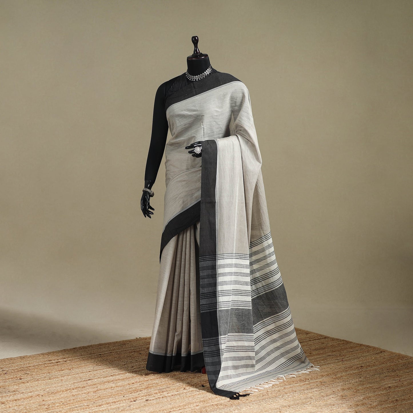 Grey - bengal handwoven cotton begumpuri saree 18