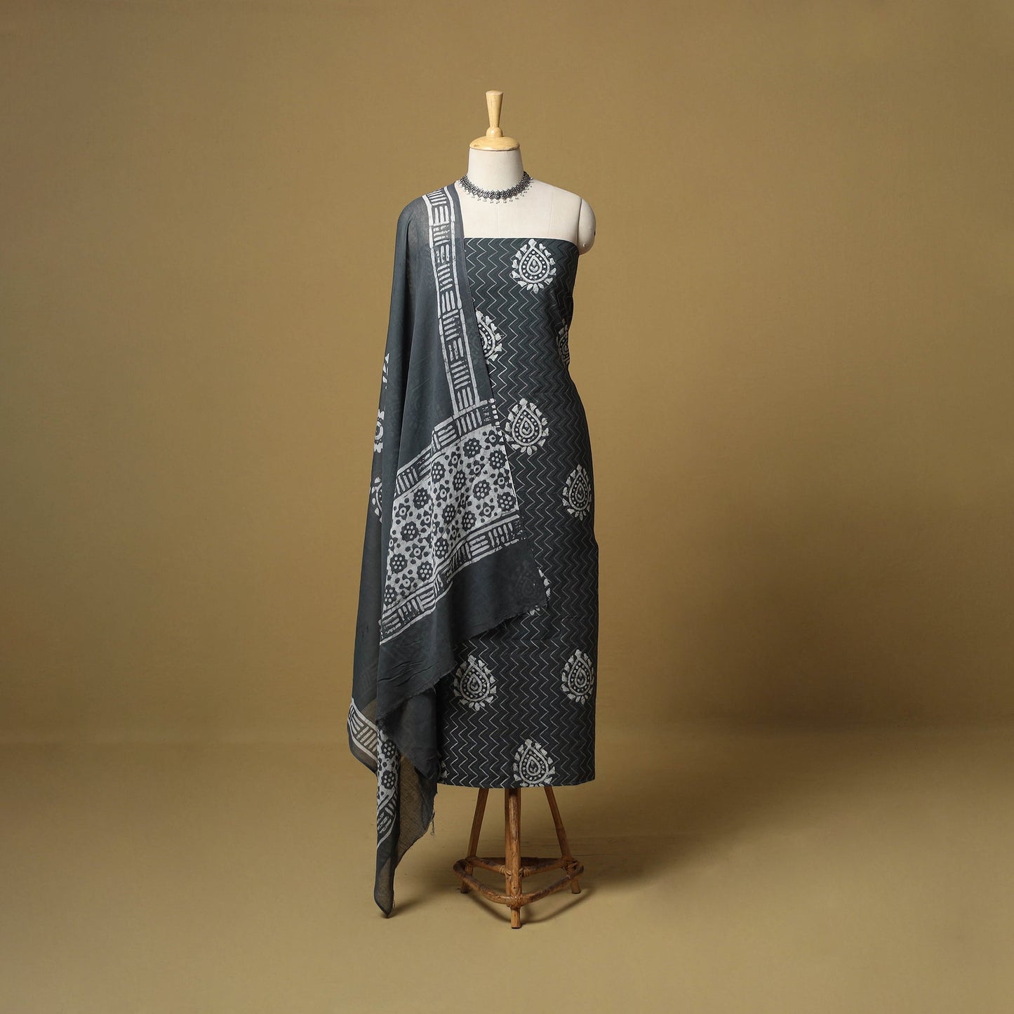 Cotton hand batik 3pc unstitched dress material 04