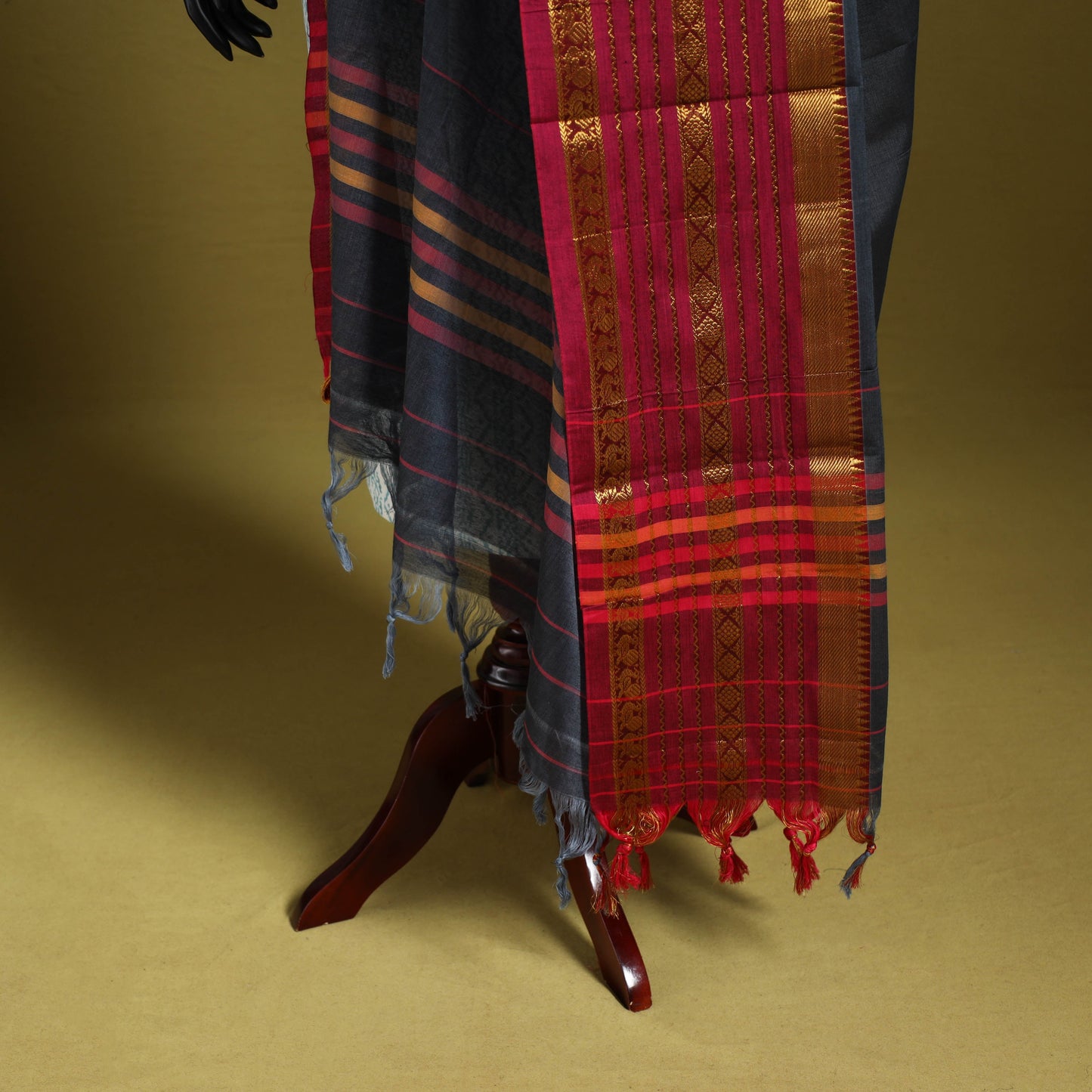 Grey - dharwad cotton dupatta with zari border 10