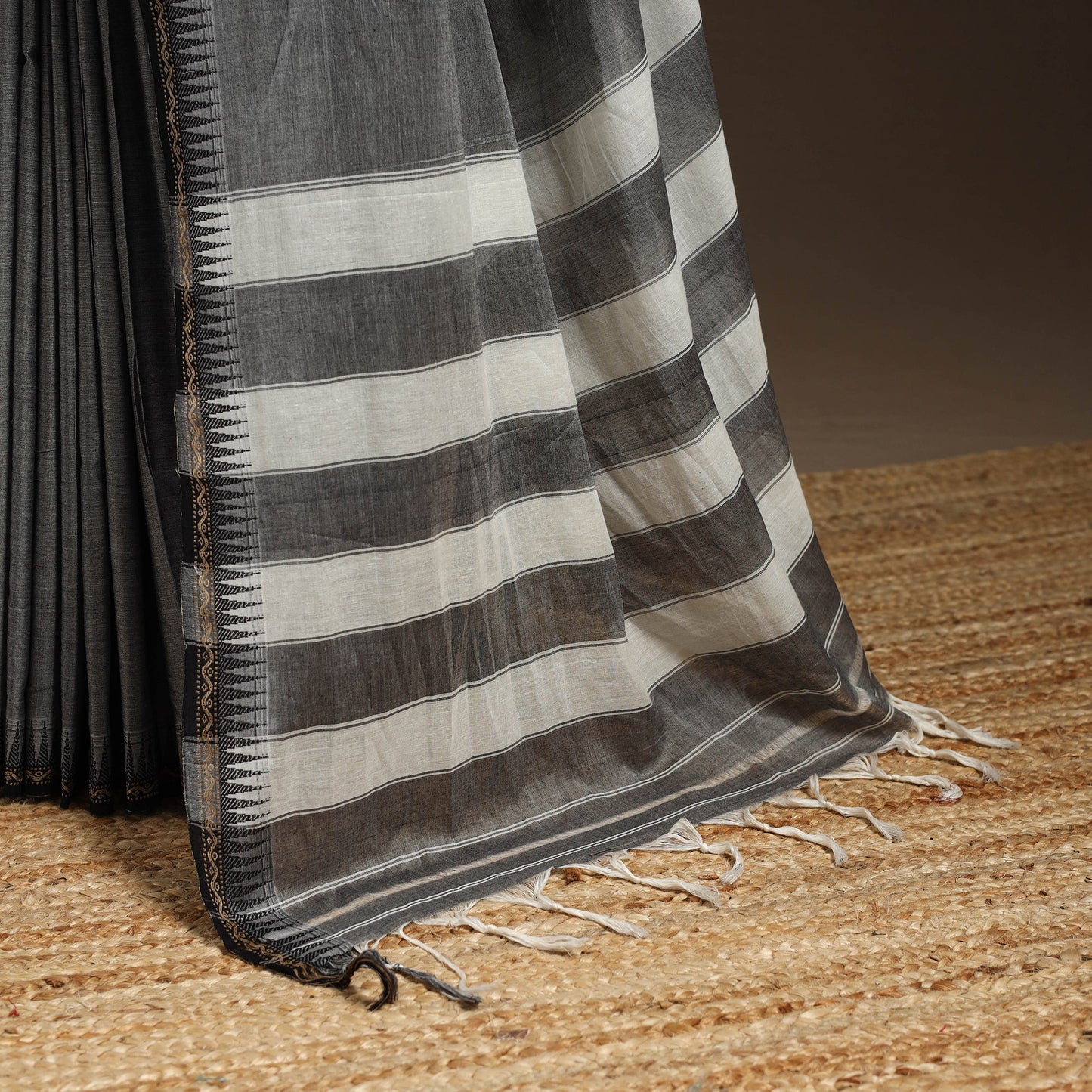 Dharwad cotton saree with border 04 - handcrafted