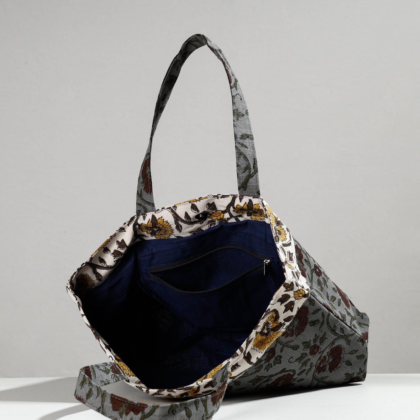  Hand Block Printed Laminated Jute Shoulder Bag 