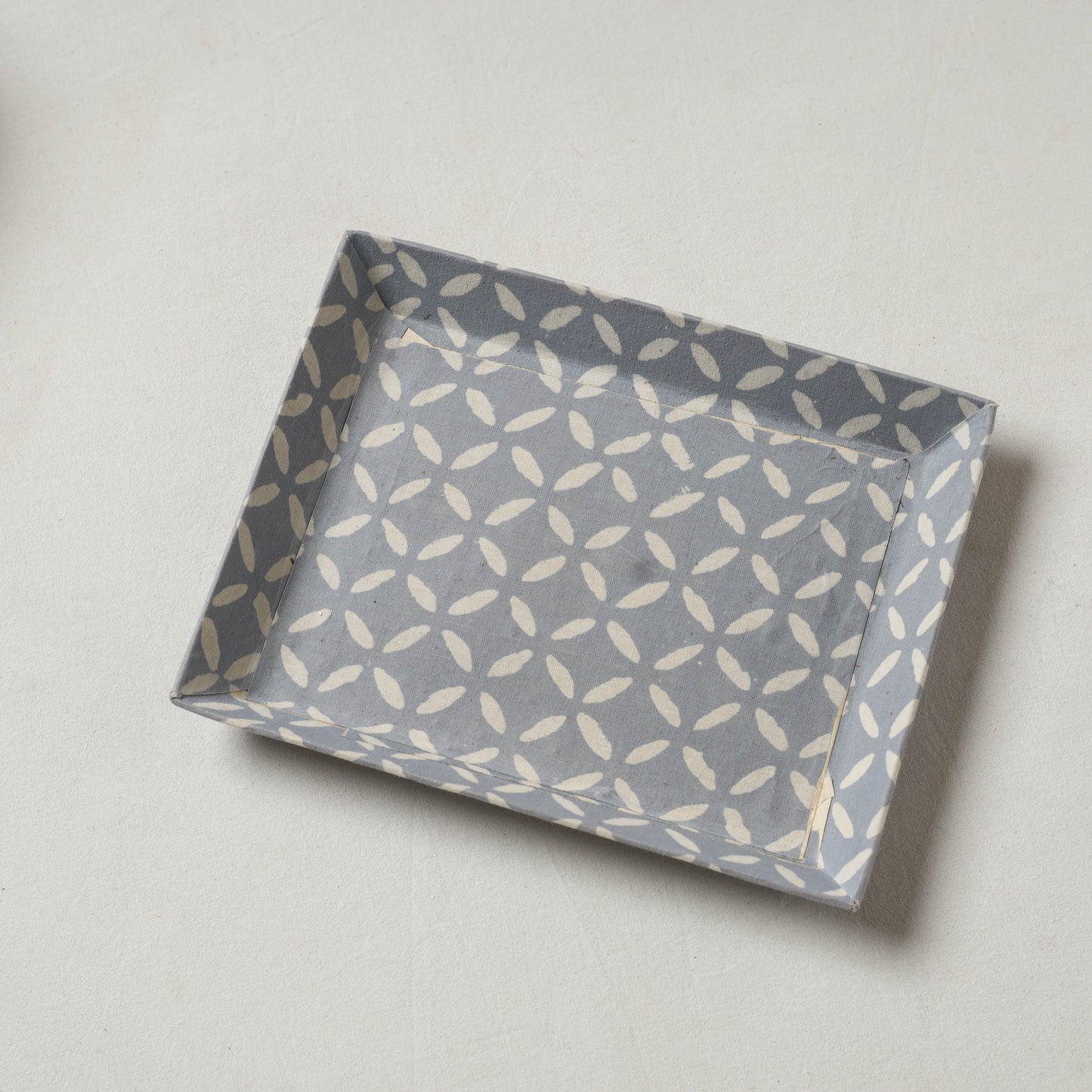 Grey - handcrafted fabric valet tray (9 x 7 in) 08