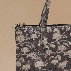 Handcrafted quilted handbag 02