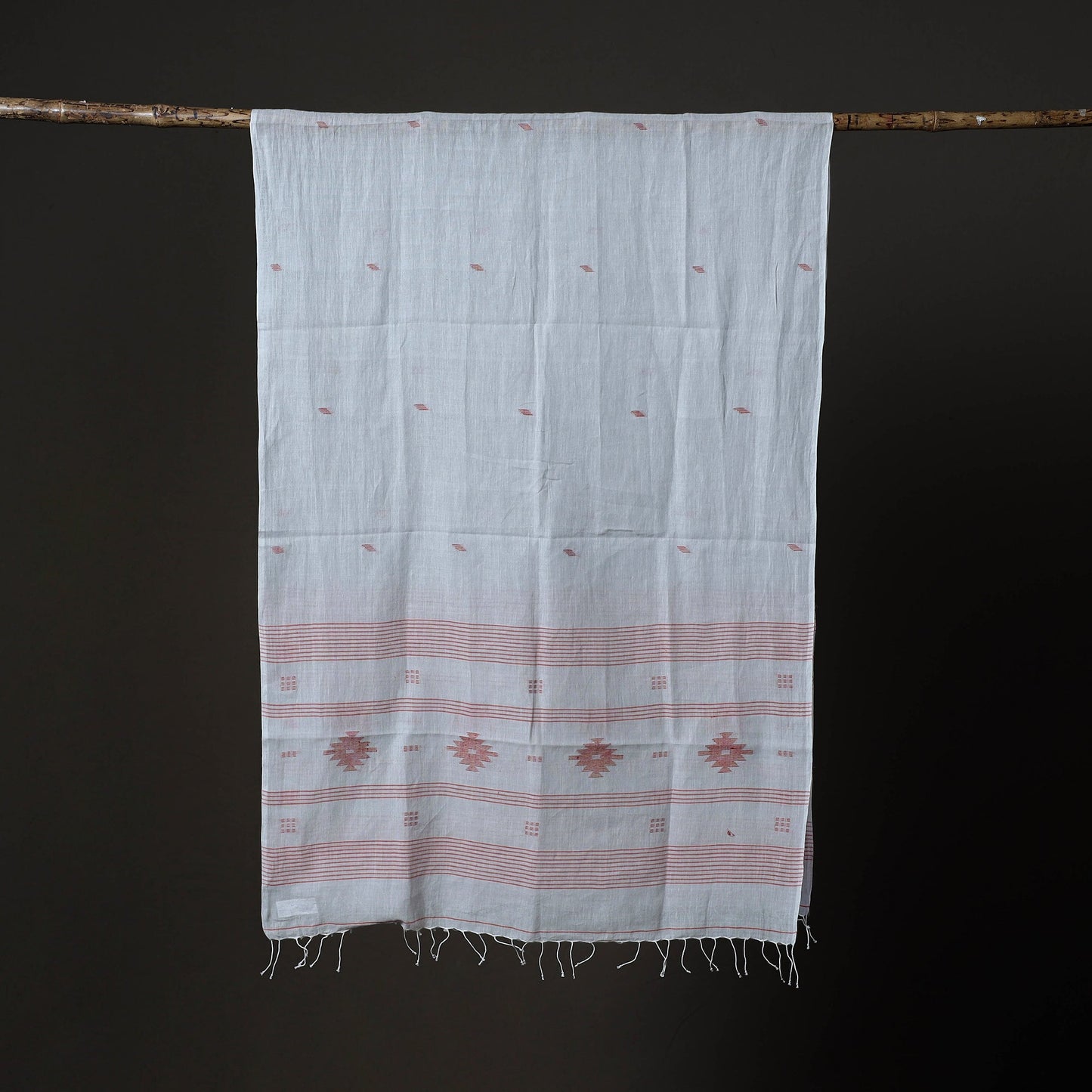 Handloom cotton burdwan jamdani stole with tassels 04