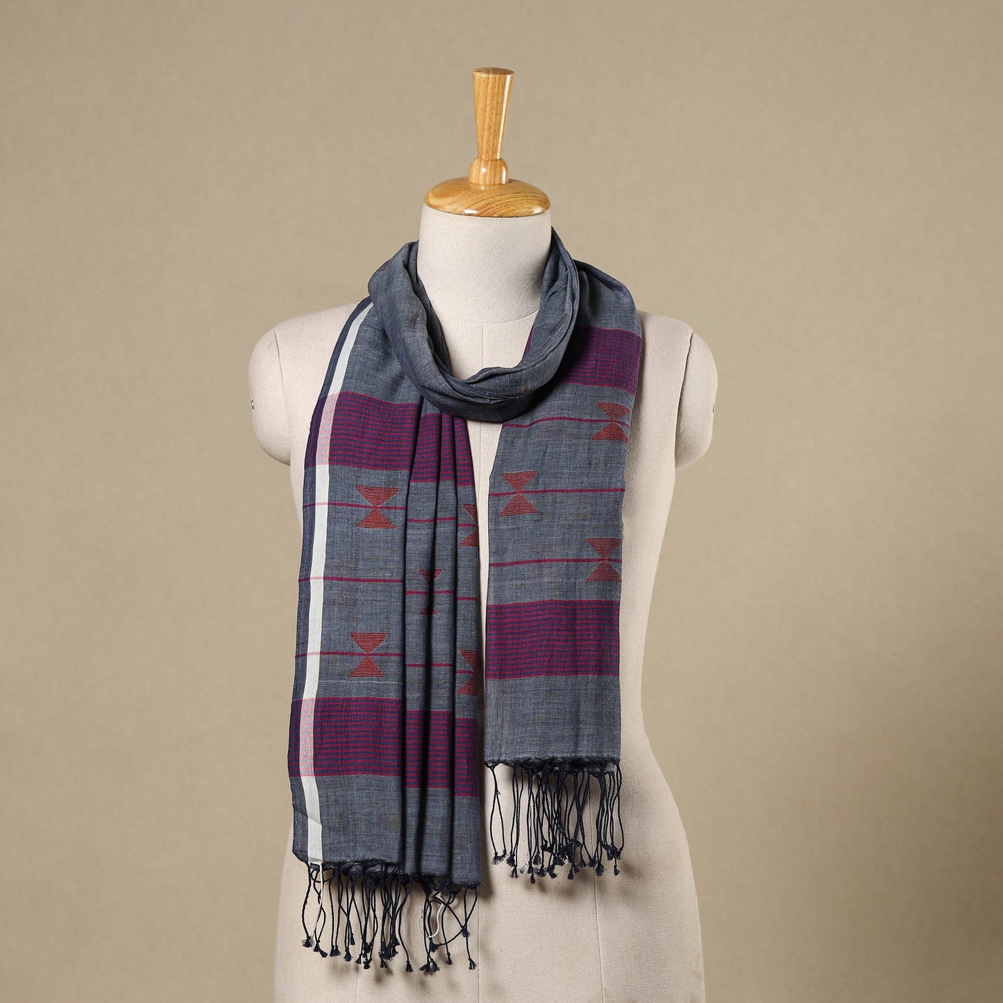 Grey - handloom cotton phulia jamdani stole with tassels 13